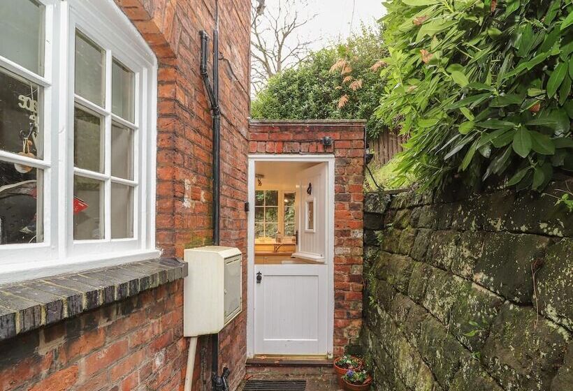 Beechlands Cottage