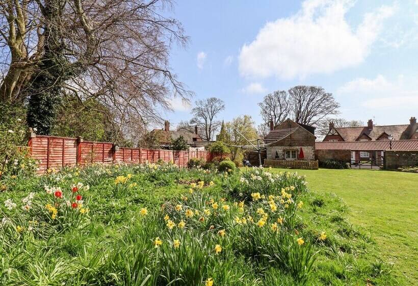 Cupid's Cottage