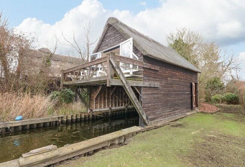 Cygnus Boathouse