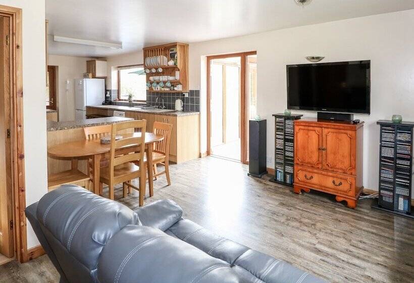 Dragonfly Lodge
