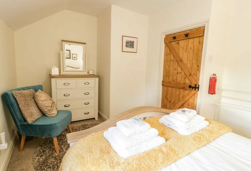 Glanyrafon Cottage