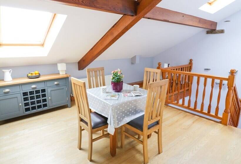Hazelwood Cottage