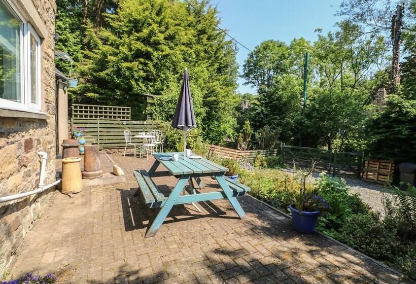 Hollie Cottage
