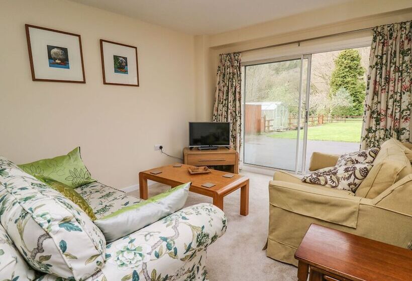 Salmon Cottage