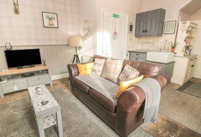 West Wing Cottage