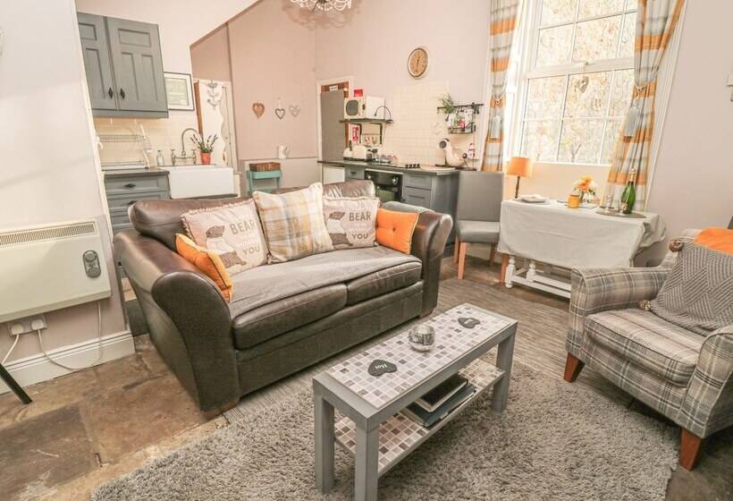 West Wing Cottage