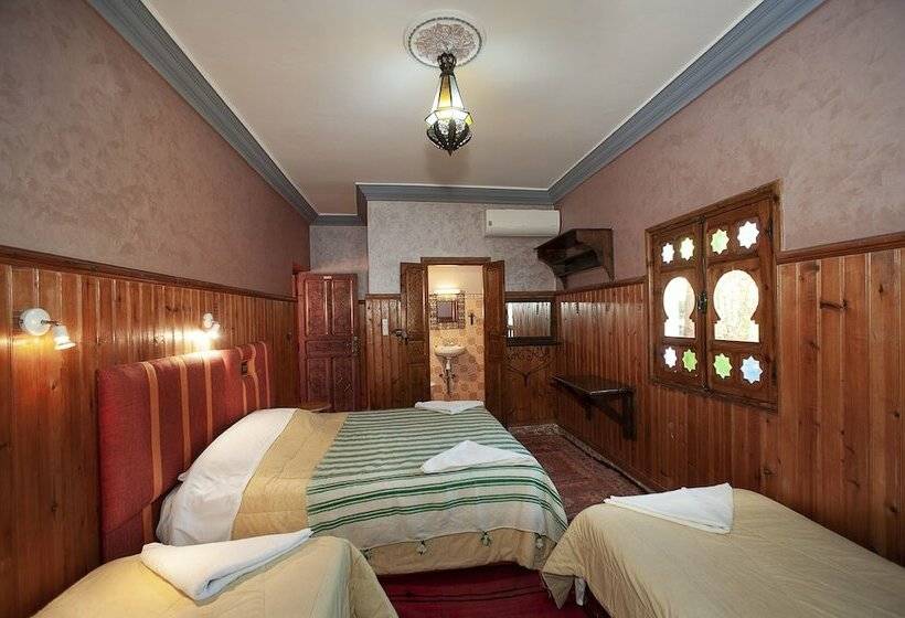 تختخواب و صبحانه Dar Adrar