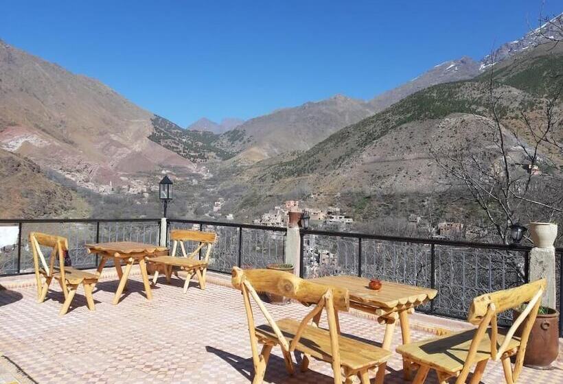 تختخواب و صبحانه Dar Adrar