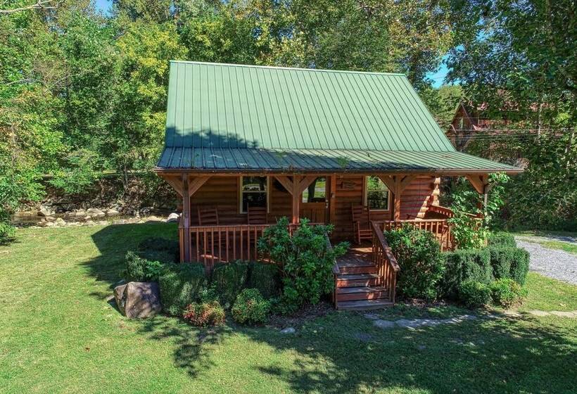 Creek Heaven   2 Bedrooms, 2 Baths, Sleeps 6 Cabin By Redawning