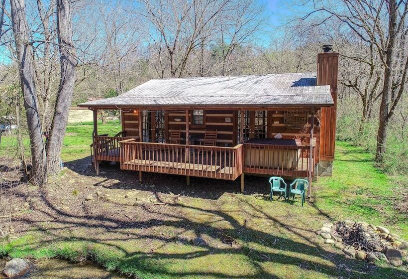 Creekside Memories   2 Bedrooms, 2 Baths, Sleeps 6 Cabin By Redawning