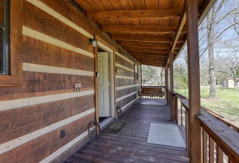 Creekside Memories   2 Bedrooms, 2 Baths, Sleeps 6 Cabin By Redawning