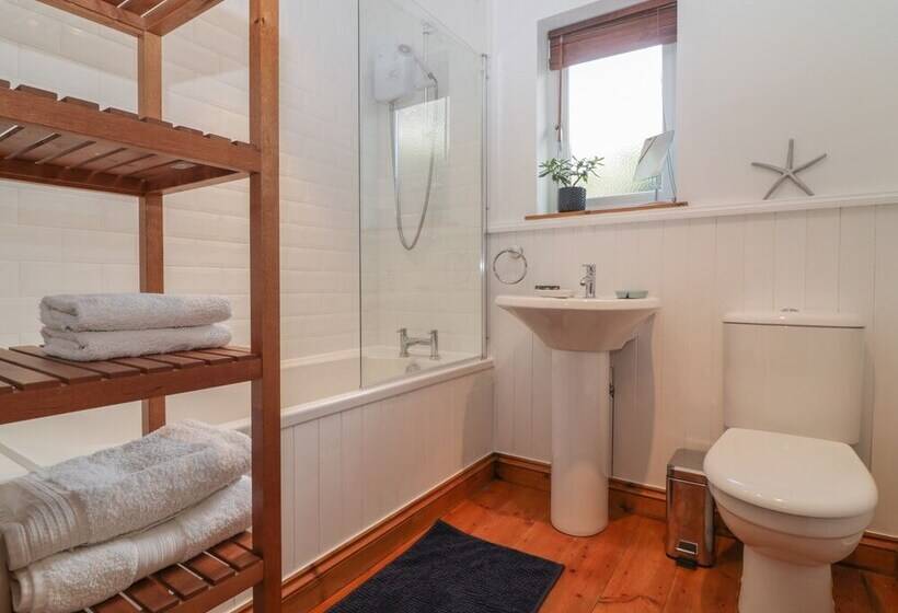 Honeysuckle Cottage