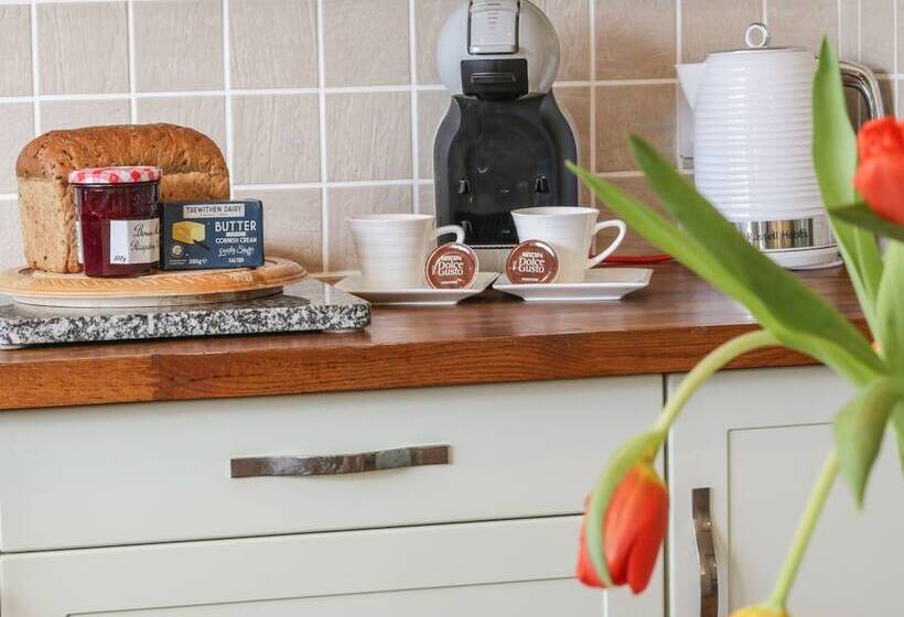 Honeysuckle Cottage