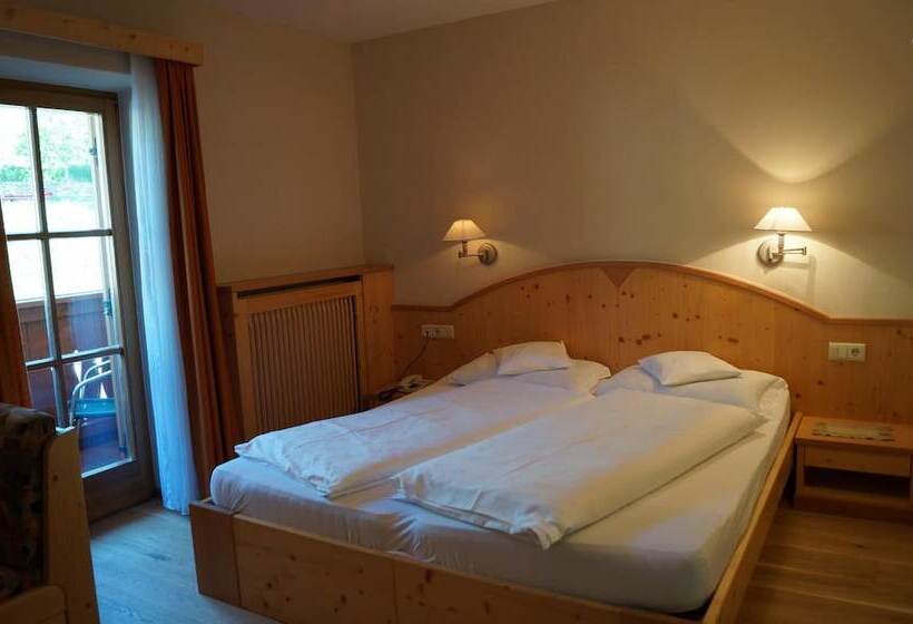 Хостел Gasthof Laurin