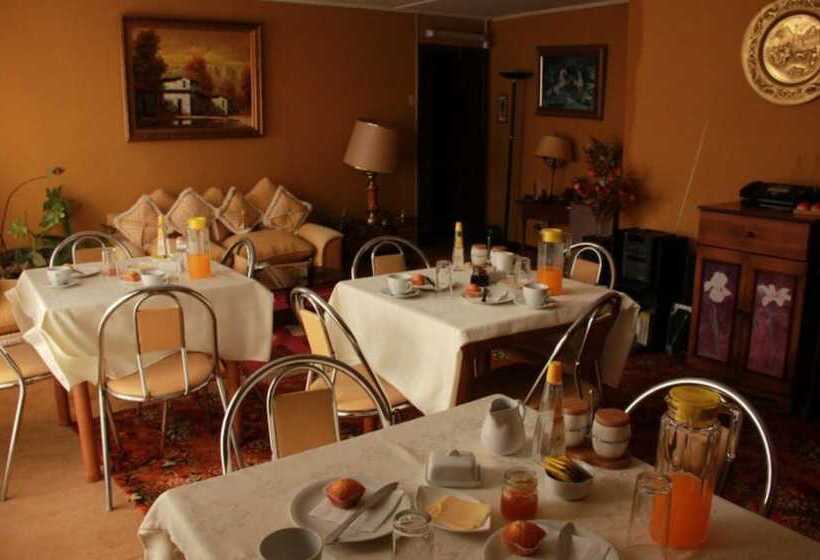 Hostal Taty S House