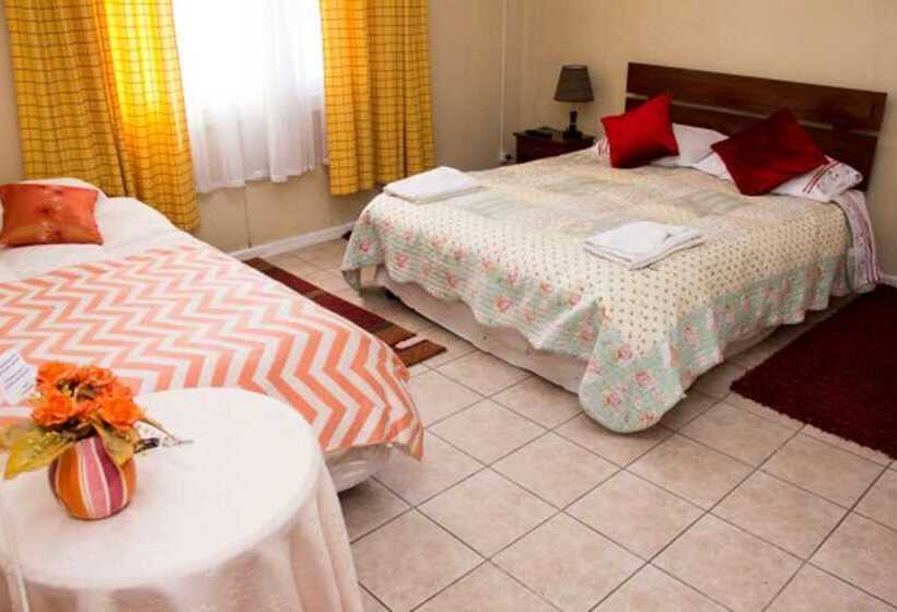 Hostal Taty S House