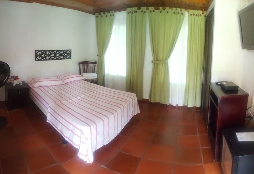 هتل Campestre La Capilla