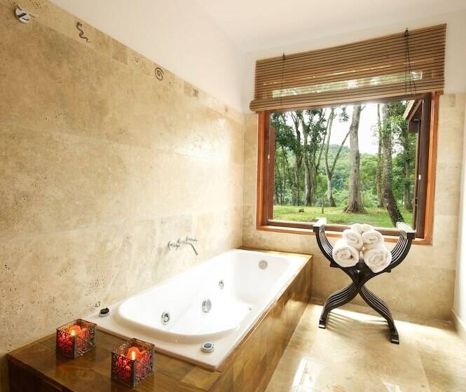 هتل La Mision Macona