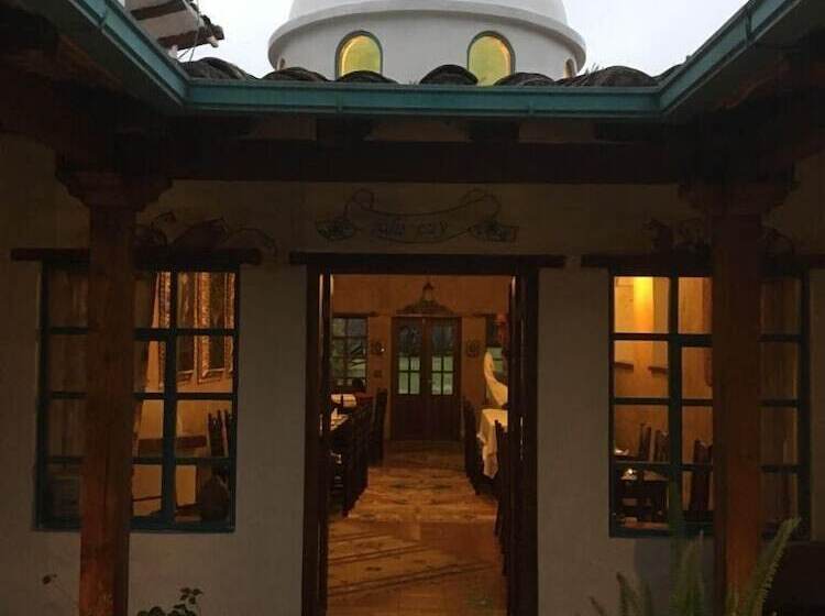 בית מלון כפרי Las Palmeras Inn
