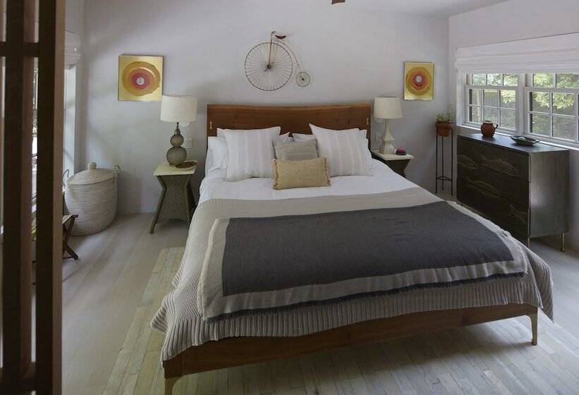فندق على الطريق A Room At The Beach