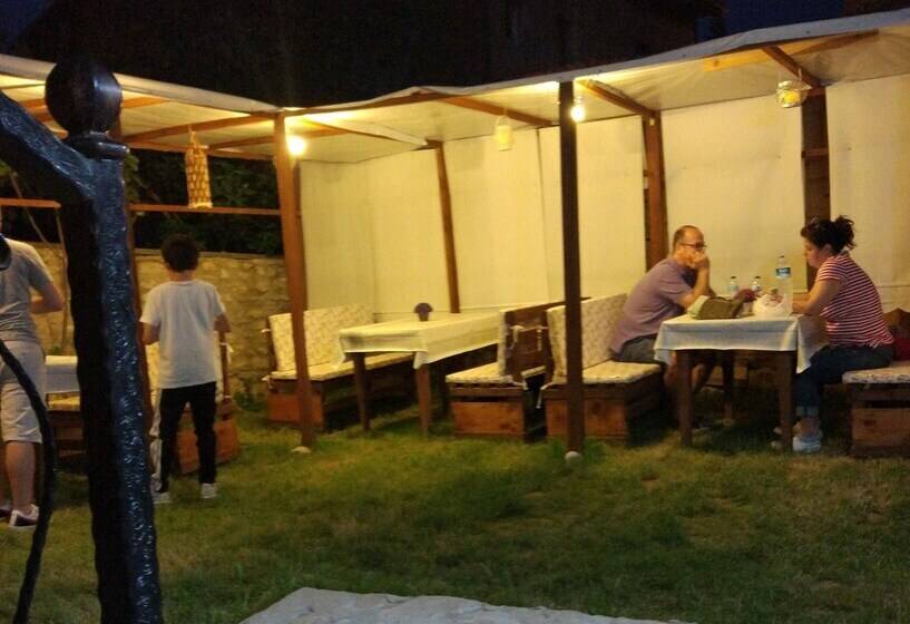 بنسيون Melek Hanim Konagi