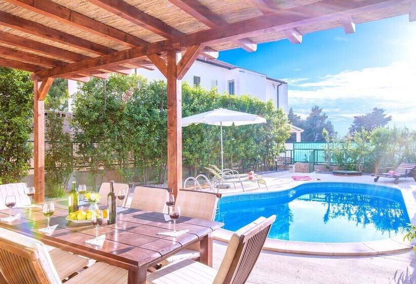 پانسیون Villa Mare