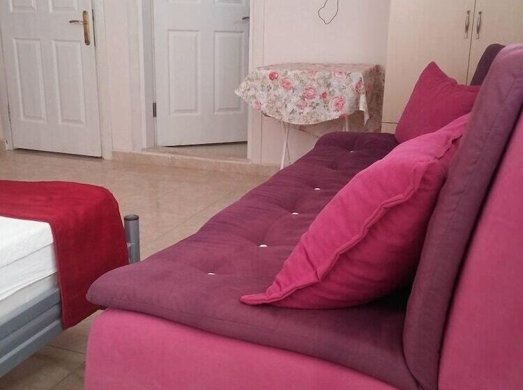 Uc Mevsim Otel