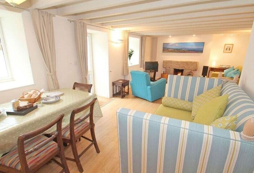 White Duck Cottage