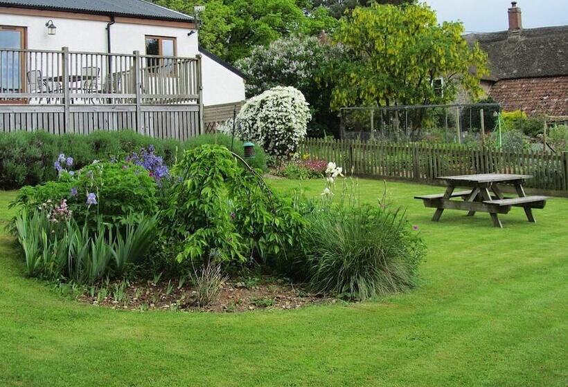 2 Shippen Cottages