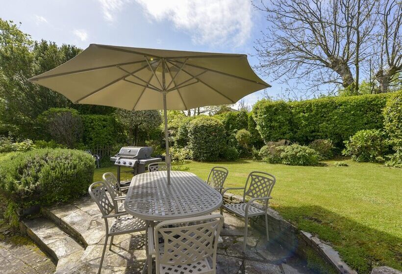 Ayr Cottage