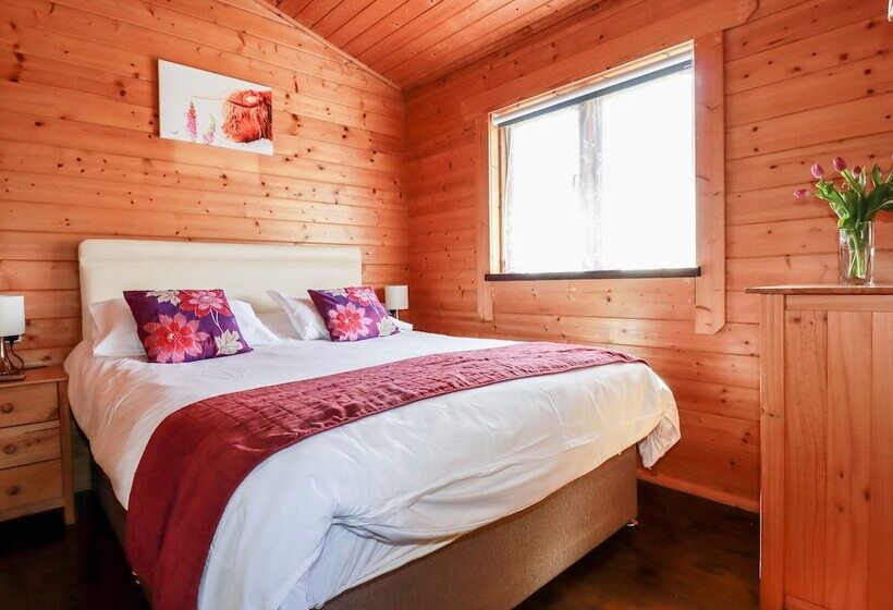 Cedar Lodge