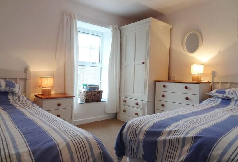 Kingfisher Cottage