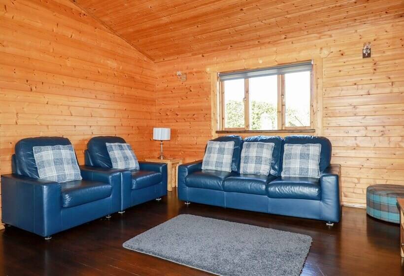 Maple Lodge