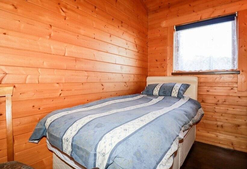 Maple Lodge