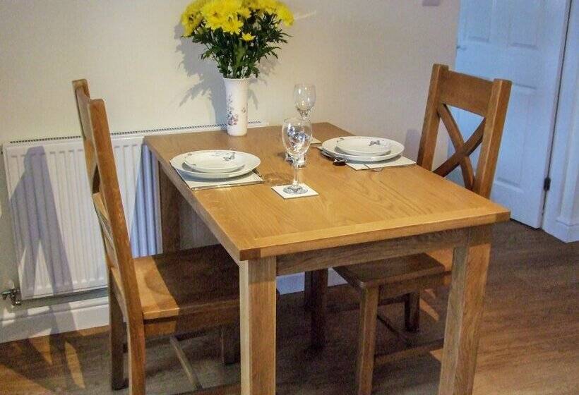 Oak Tree Cottage