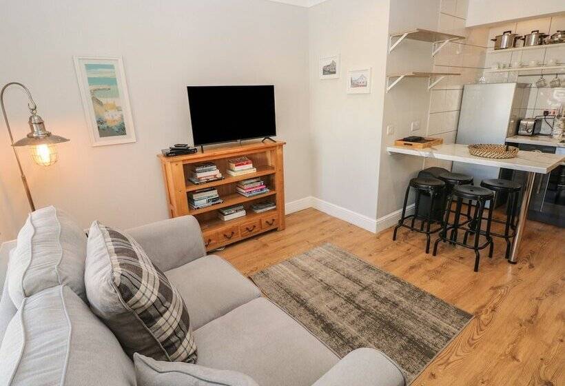 South Beach At The Hideaway