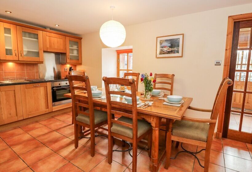 Bugaboo Cottage
