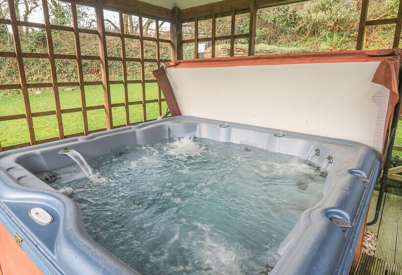 Cedar Lodge