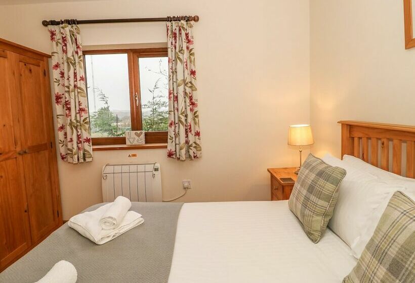 Hazel Lodge