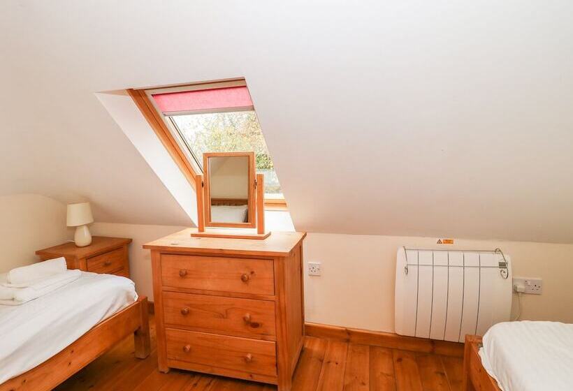 Hazel Lodge