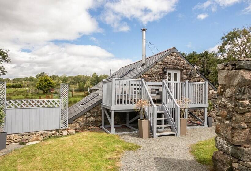 Hendre Cottage