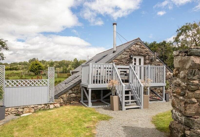 Hendre Cottage