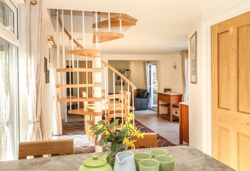 Higher Kernick Stable