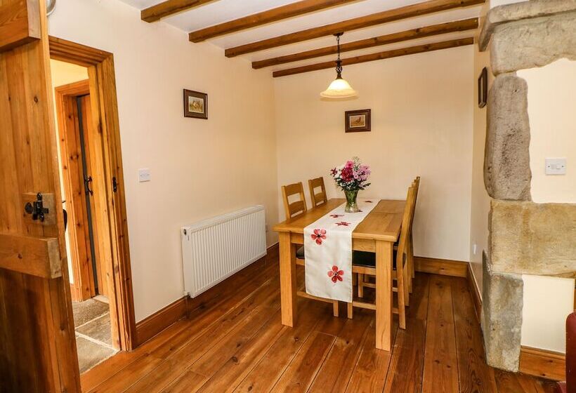 Midfeather Cottage