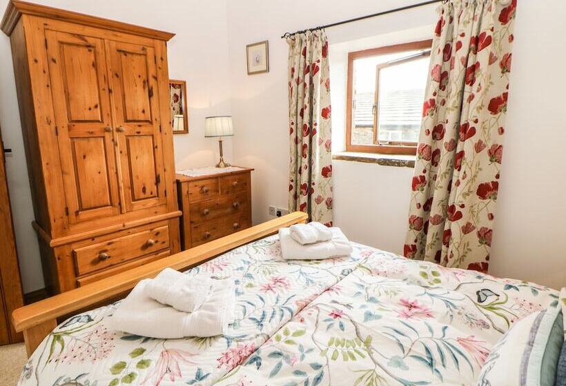 Midfeather Cottage
