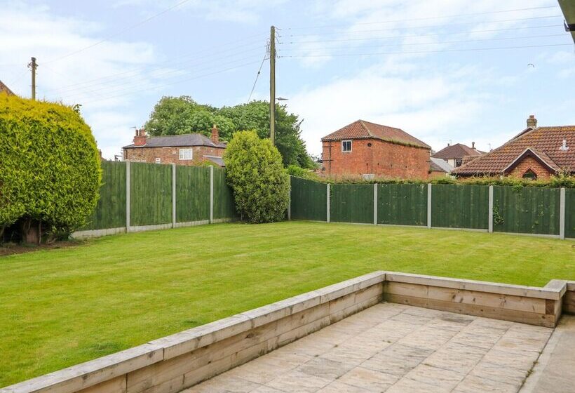 Pinfold View