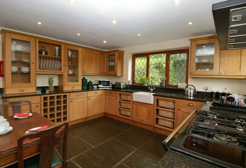 Shells Cottage