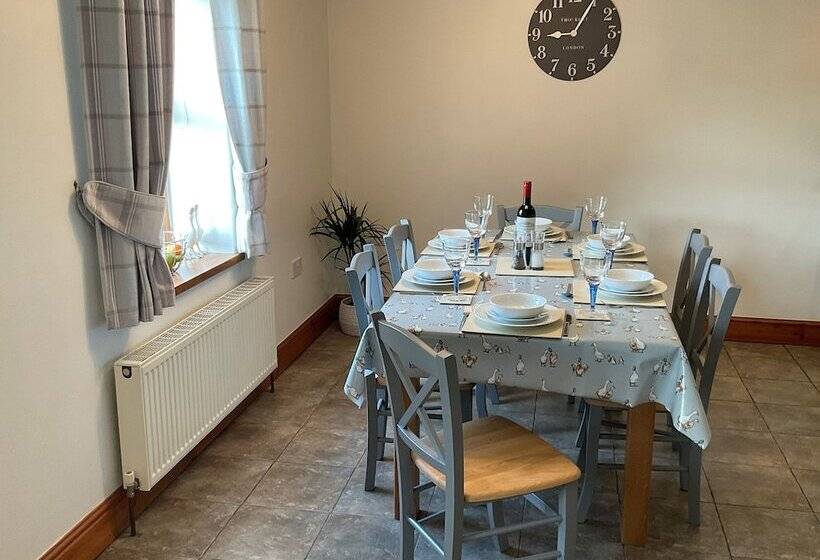 Tangaer Cottage