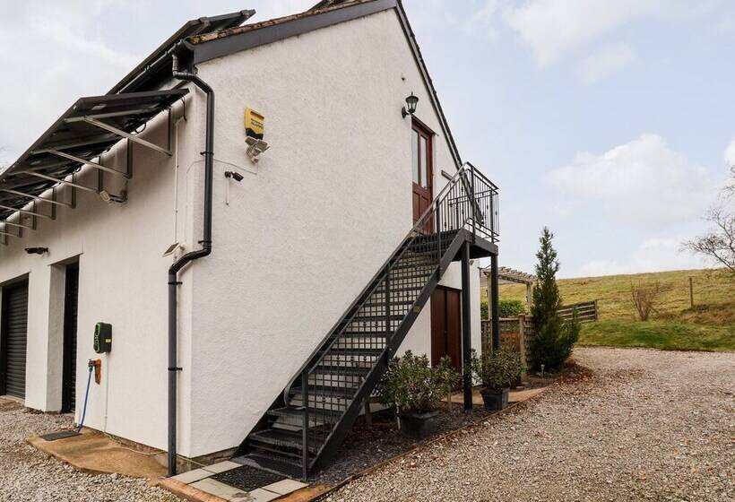 Tyn Y Mynydd Bach