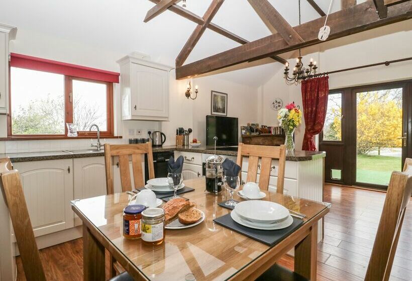 Walnut Cottage